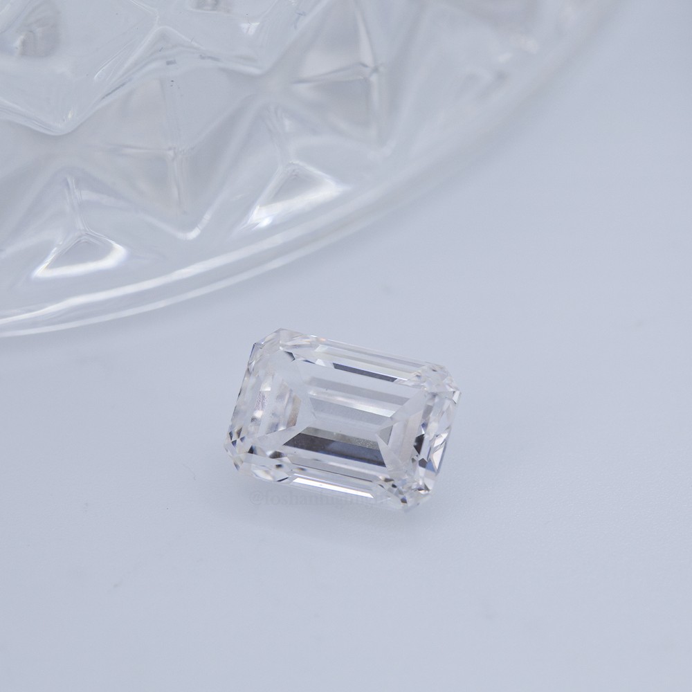 Emerald shaped CVD lab-grown diamond white loose diamond