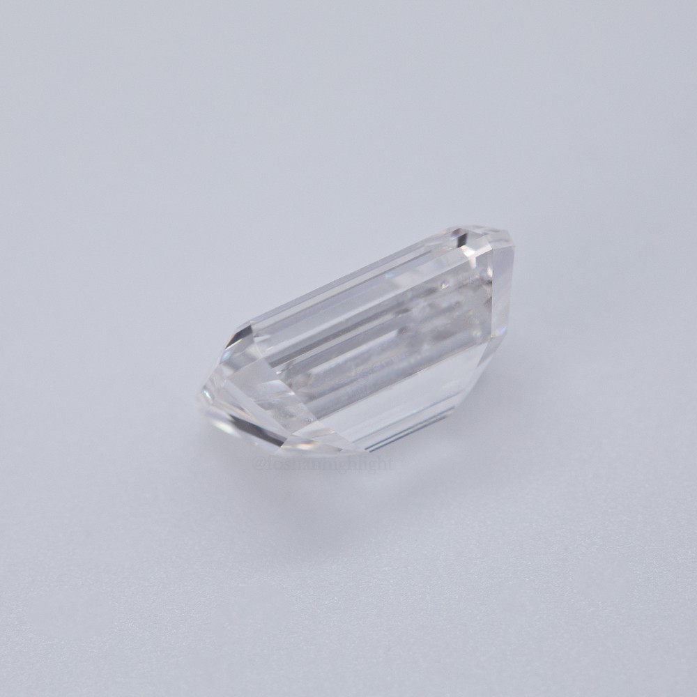 Emerald shaped CVD lab-grown diamond white loose diamond