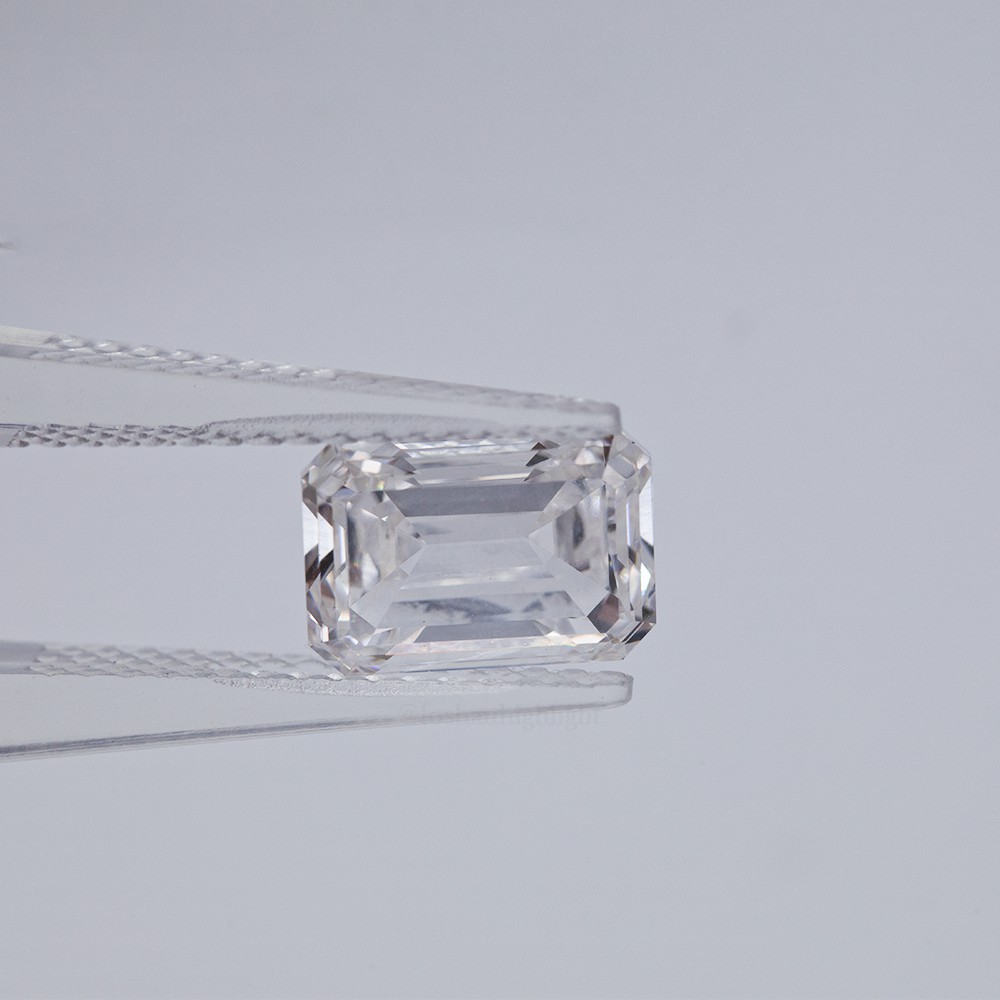 Emerald shaped CVD lab-grown diamond white loose diamond