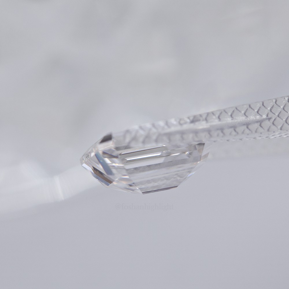 Emerald shaped CVD lab-grown diamond white loose diamond