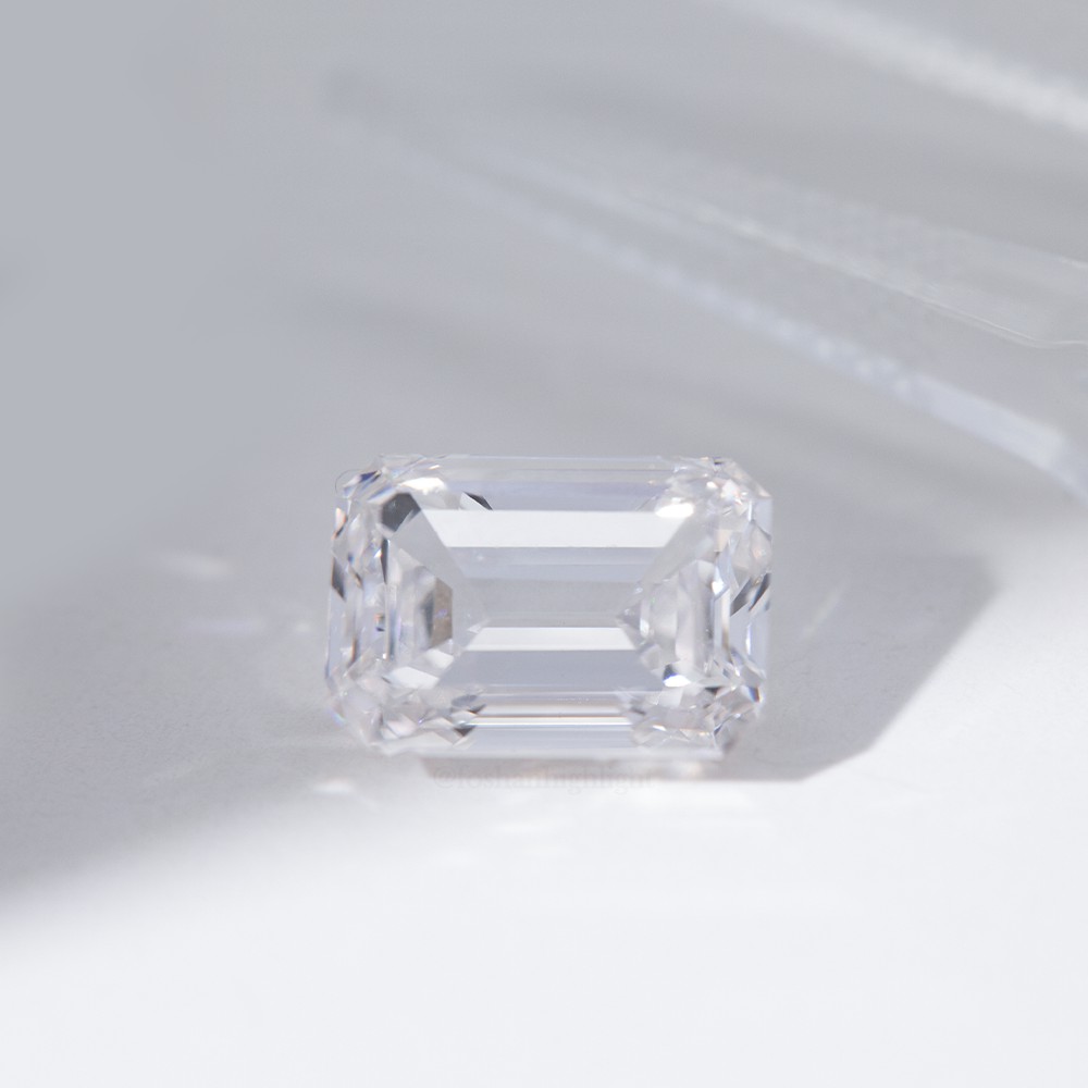 Emerald shaped CVD lab-grown diamond white loose diamond