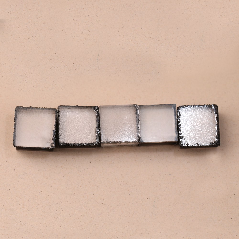  CVD Uncut Diamond with Clear Cleavage Plane for Predictable Sawing and Planning