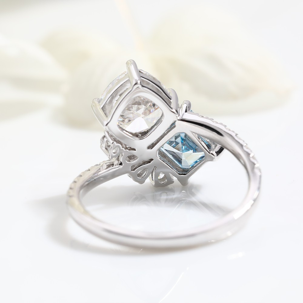 Anillo de oro de 18 quilates con diamantes dobles de talla Asscher azul y blanca