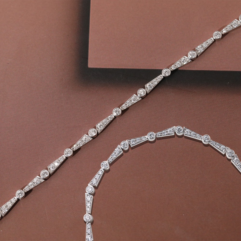 Pulsera de diamantes de diseño en oro de 18 quilates con diamantes redondos blancos de 1,84 ct