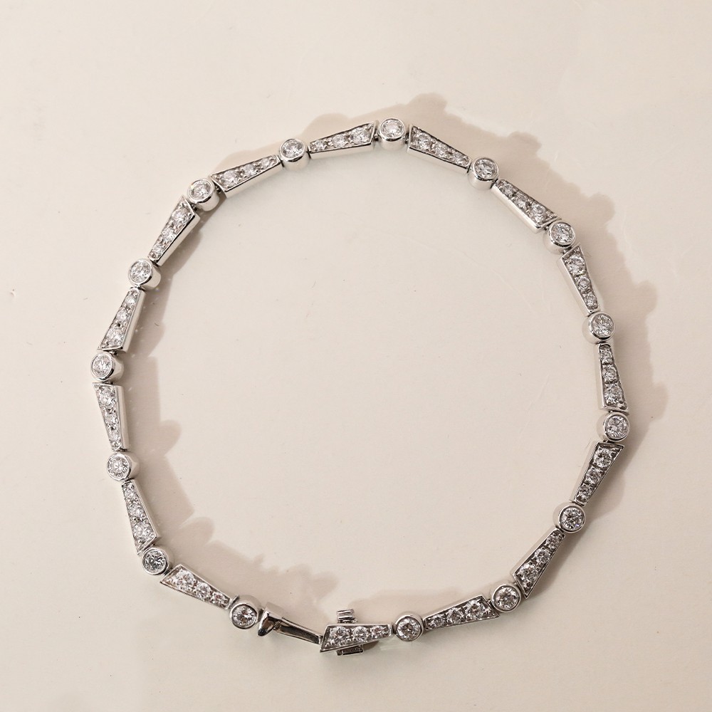 Pulsera de diamantes de diseño en oro de 18 quilates con diamantes redondos blancos de 1,84 ct