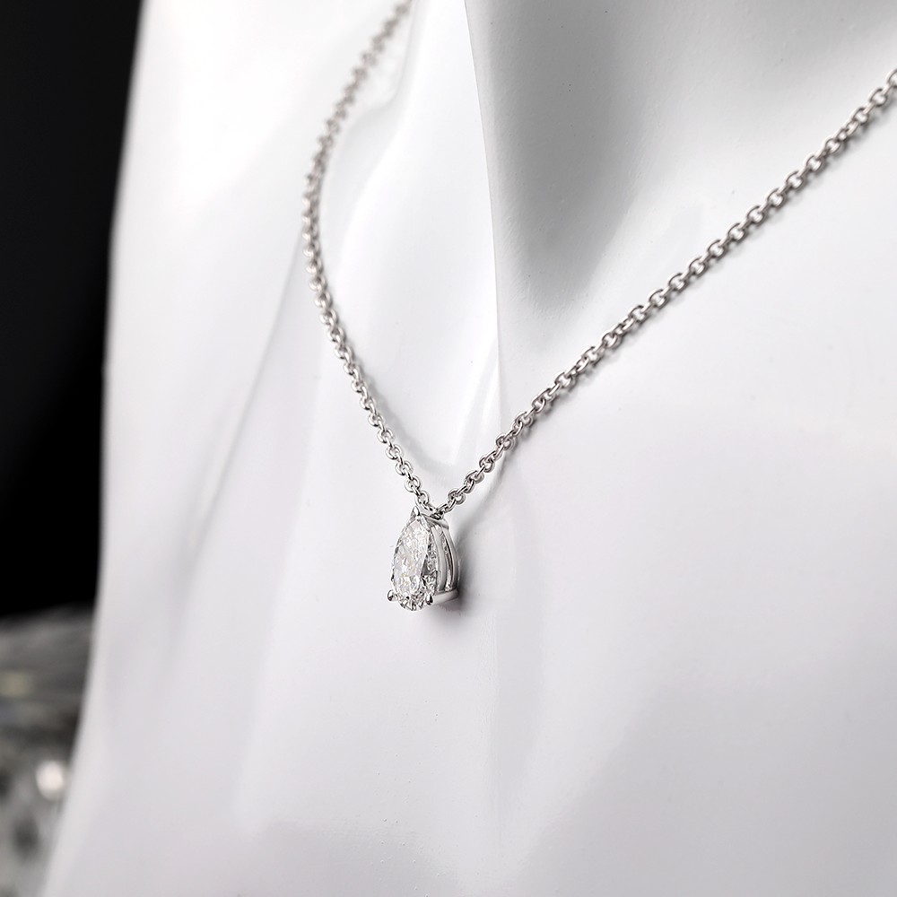 Collar clásico de diamantes en oro de 18 quilates con forma de lágrima blanca de 1,07 ct