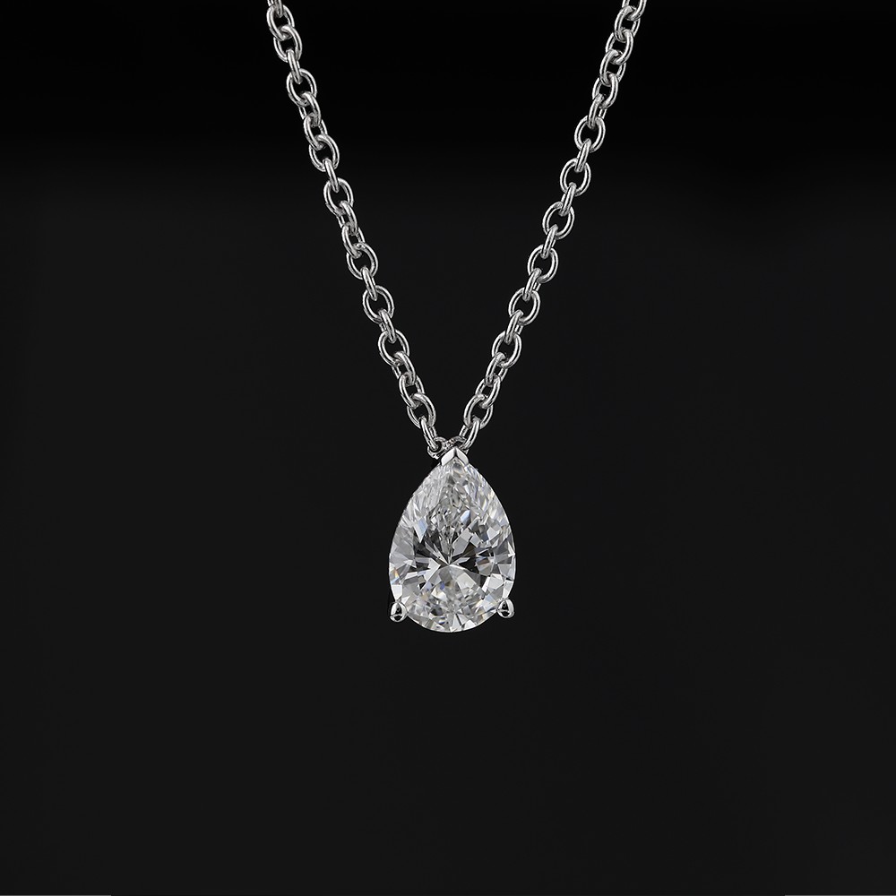 Collar clásico de diamantes en oro de 18 quilates con forma de lágrima blanca de 1,07 ct