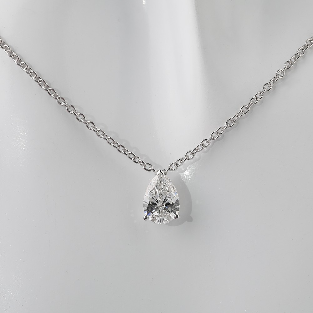 Collar clásico de diamantes en oro de 18 quilates con forma de lágrima blanca de 1,07 ct