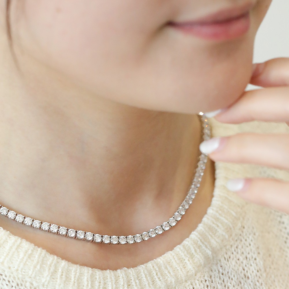 Collar de diamantes en oro de 18 quilates con diamantes redondos blancos de 19 quilates