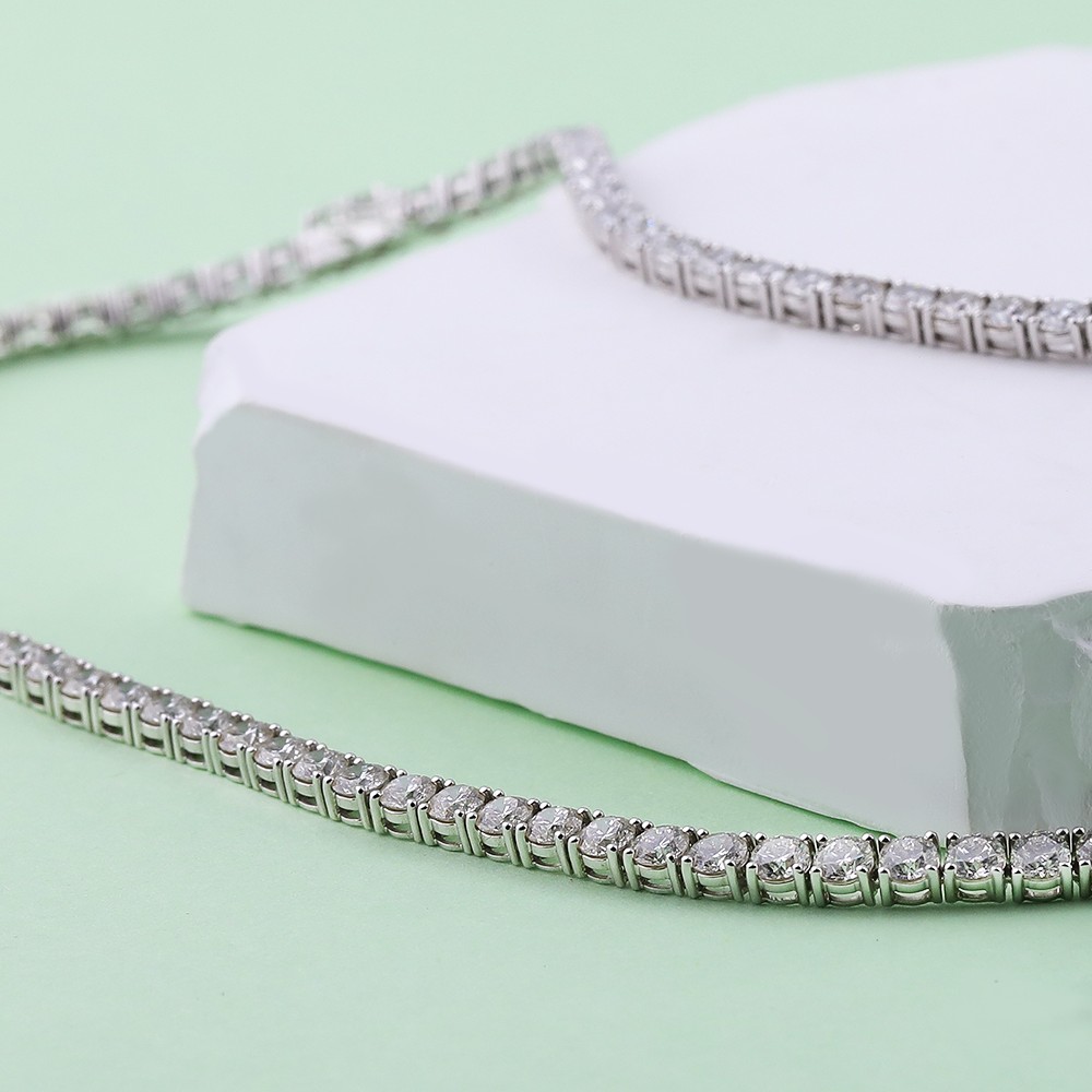 Collar de diamantes en oro de 18 quilates con diamantes redondos blancos de 19 quilates