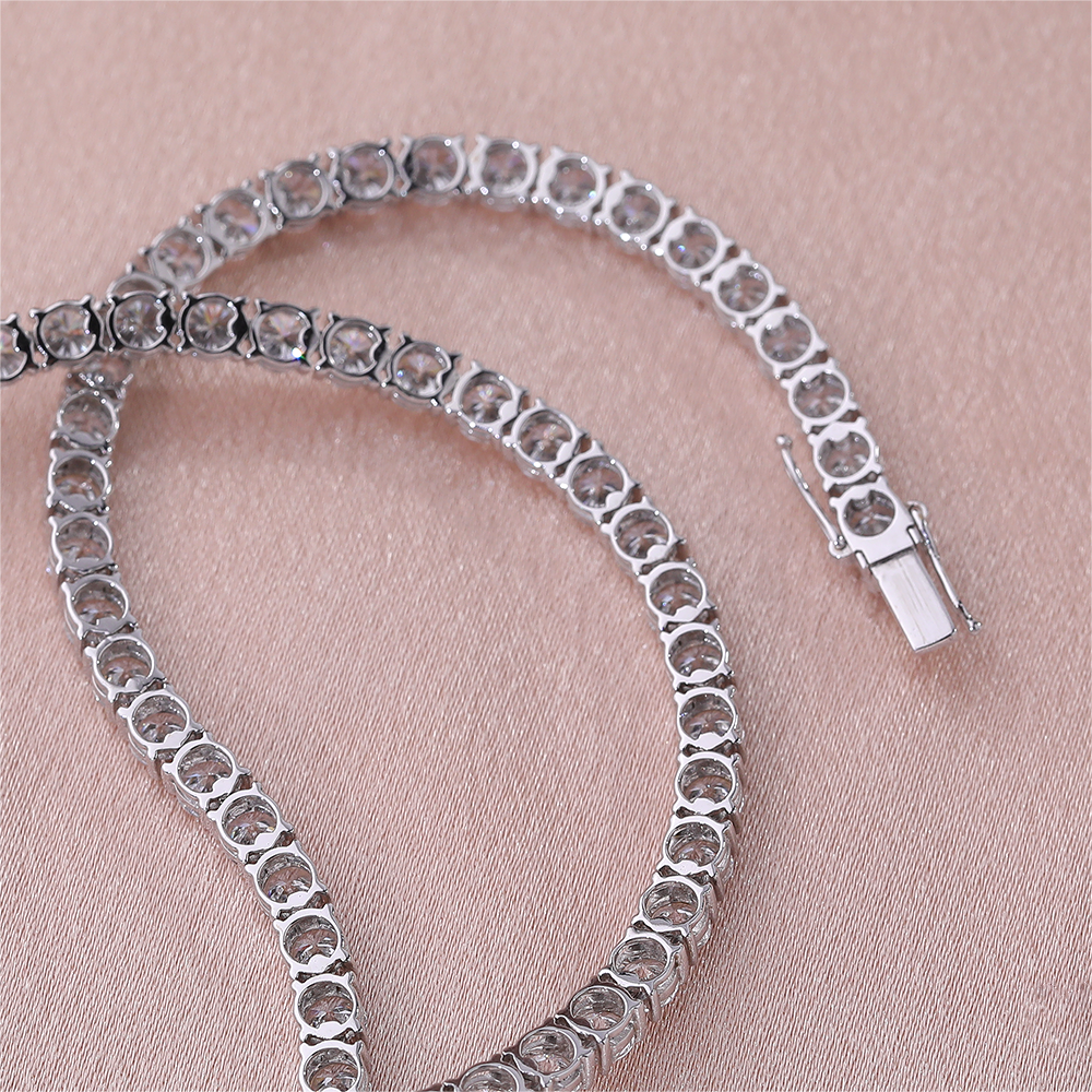 Collar de diamantes en oro de 18 quilates con diamantes redondos blancos de 19 quilates