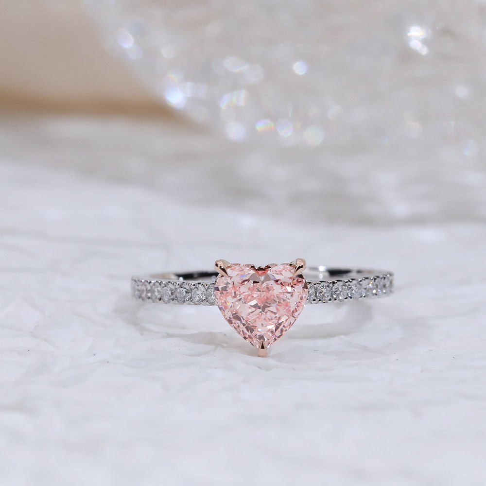 1.032ct diamante principal en forma de corazón rosa diamante clásico brazo de anillo incrustado diamante anillo de diamante