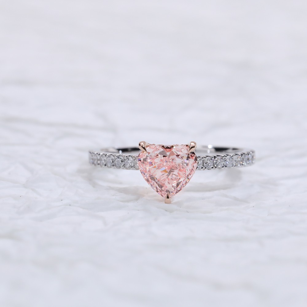 1.032ct diamante principal en forma de corazón rosa diamante clásico brazo de anillo incrustado diamante anillo de diamante