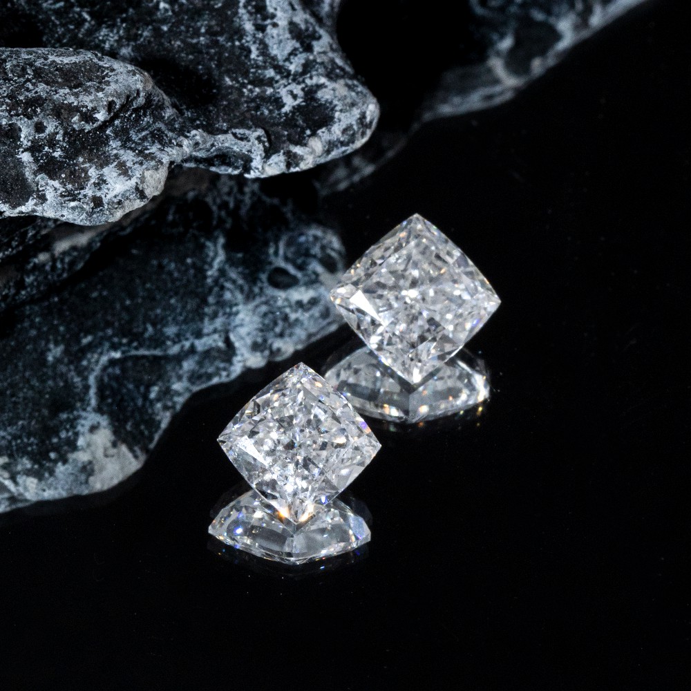 Más existencias de diamantes sueltos a granel con cojín en ángulo recto y diamantes sueltos blancos CVD