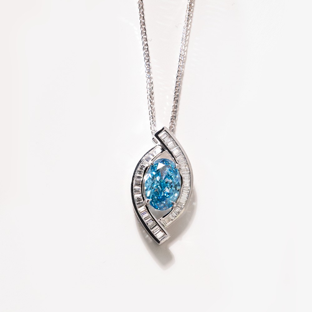 3.1ct diamante azul Oval y collar de diseñador de oro de 18 k