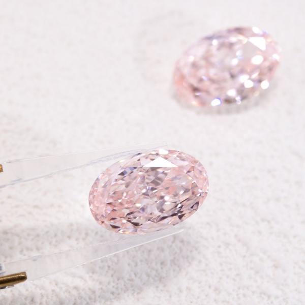 Diamante suelto rosa ovalado de gran quilates