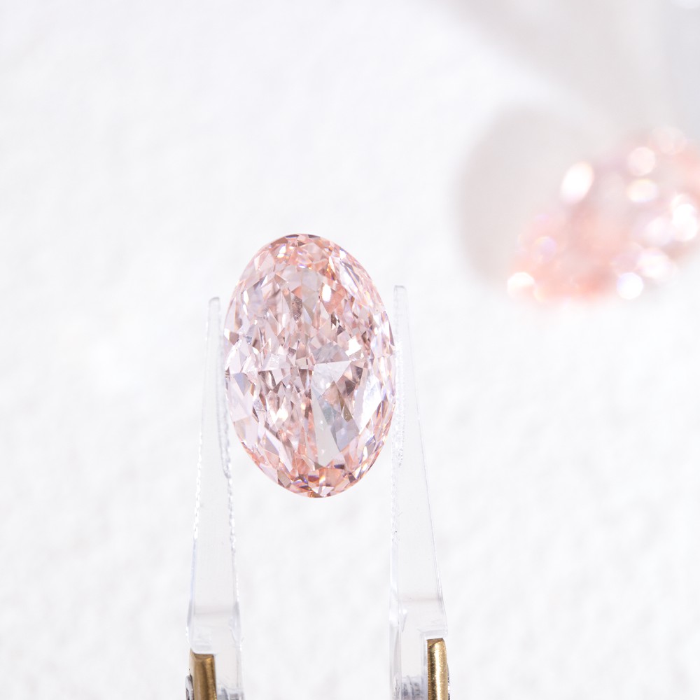 Diamante suelto rosa ovalado de gran quilates