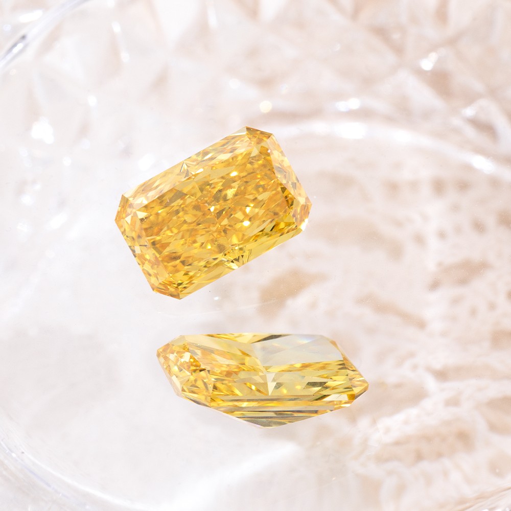 Diamante amarillo suelto de talla radiante de gran quilates