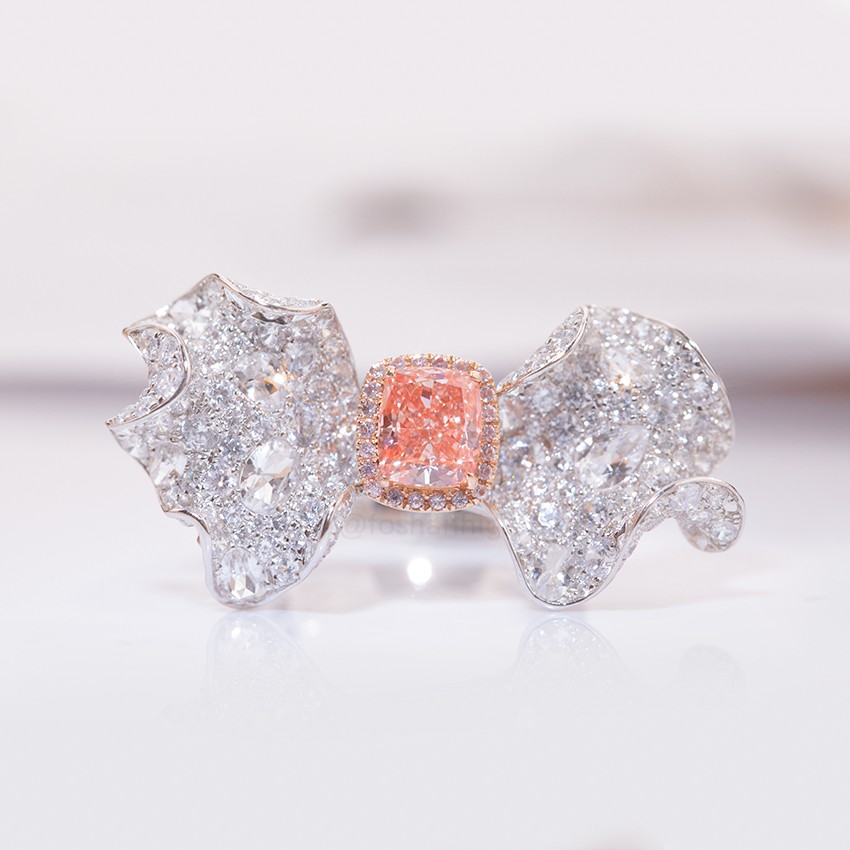[Serie Palacio - Mariposa Amor Flor] Anillo de oro de 18 quilates con diamantes y piedra principal en forma de cojín rosa, diseño de lujo