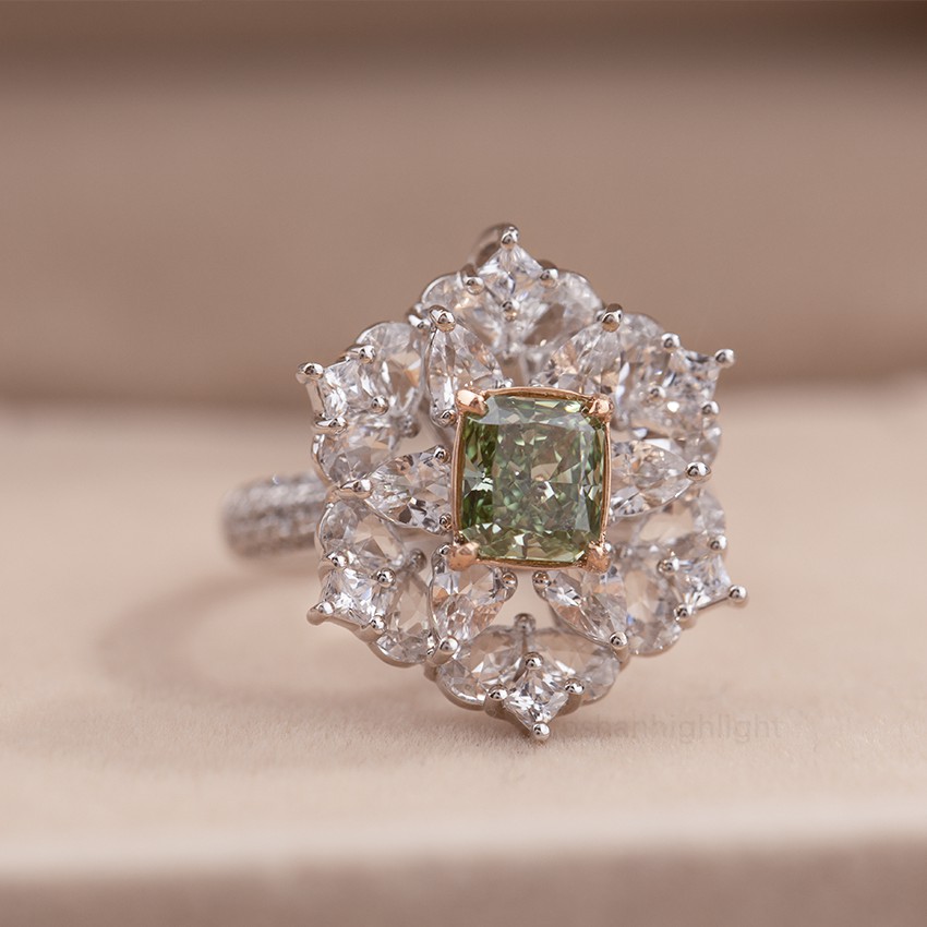[Serie Palacio - Ramas] Anillo de oro de 18 quilates con diamantes y diseño de lujo de piedra principal cuadrada de princesa verde