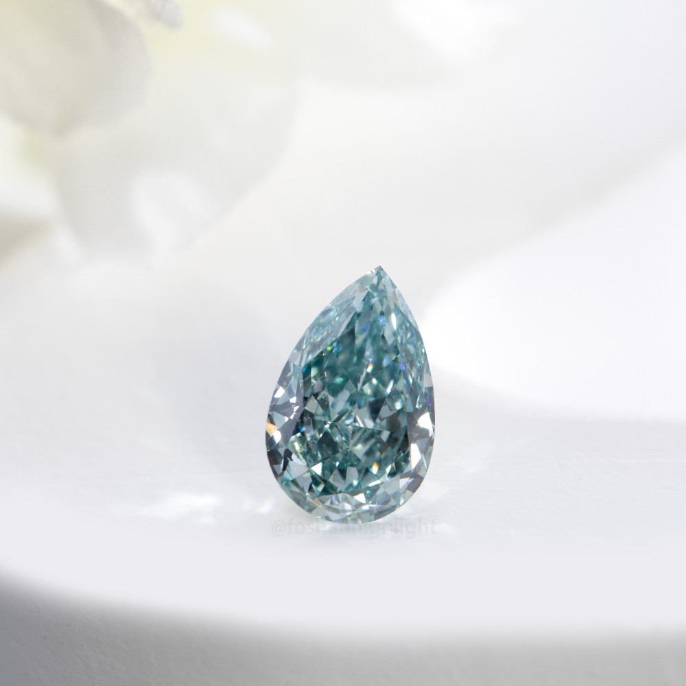 4.0ct Fancy intenso grisáceo verde en forma de pera CVD diamante