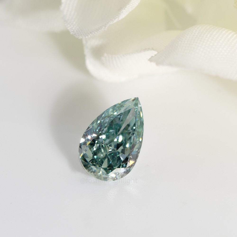 4.0ct Fancy intenso grisáceo verde en forma de pera CVD diamante