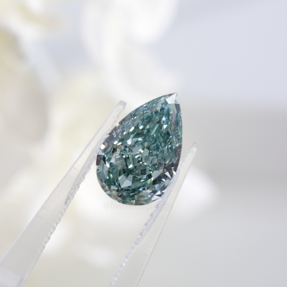 4.0ct Fancy intenso grisáceo verde en forma de pera CVD diamante