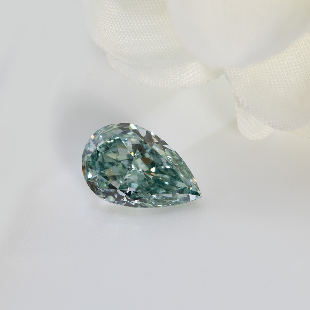 4.0ct Fancy intenso grisáceo verde en forma de pera CVD diamante