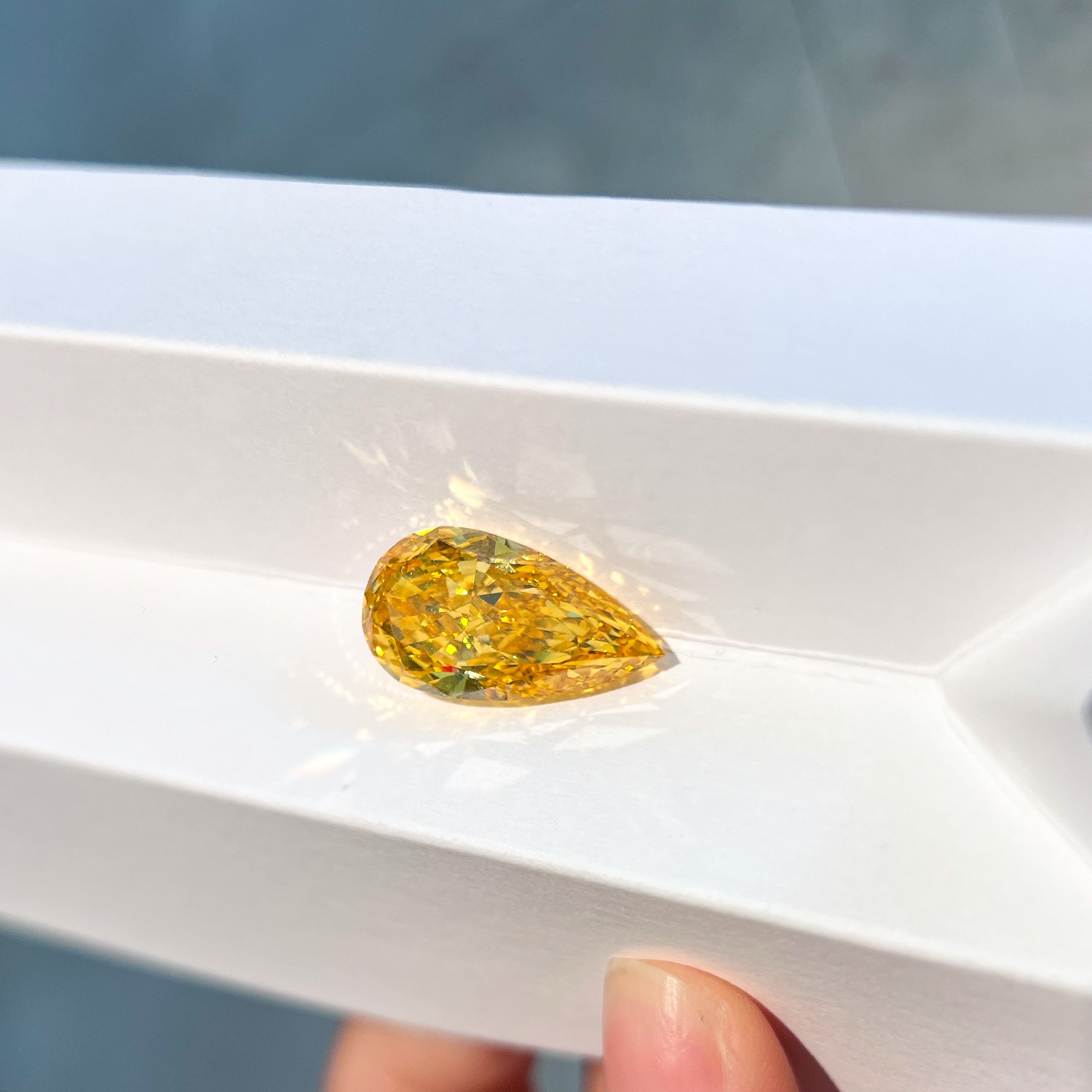 11.26ct gran quilate fantasía amarillo vívido pera forma CVD diamante