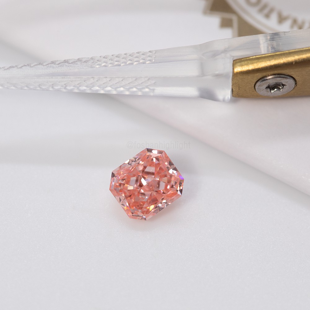 1.04ct Fancy Intense Rosa Radiante CVD Diamante