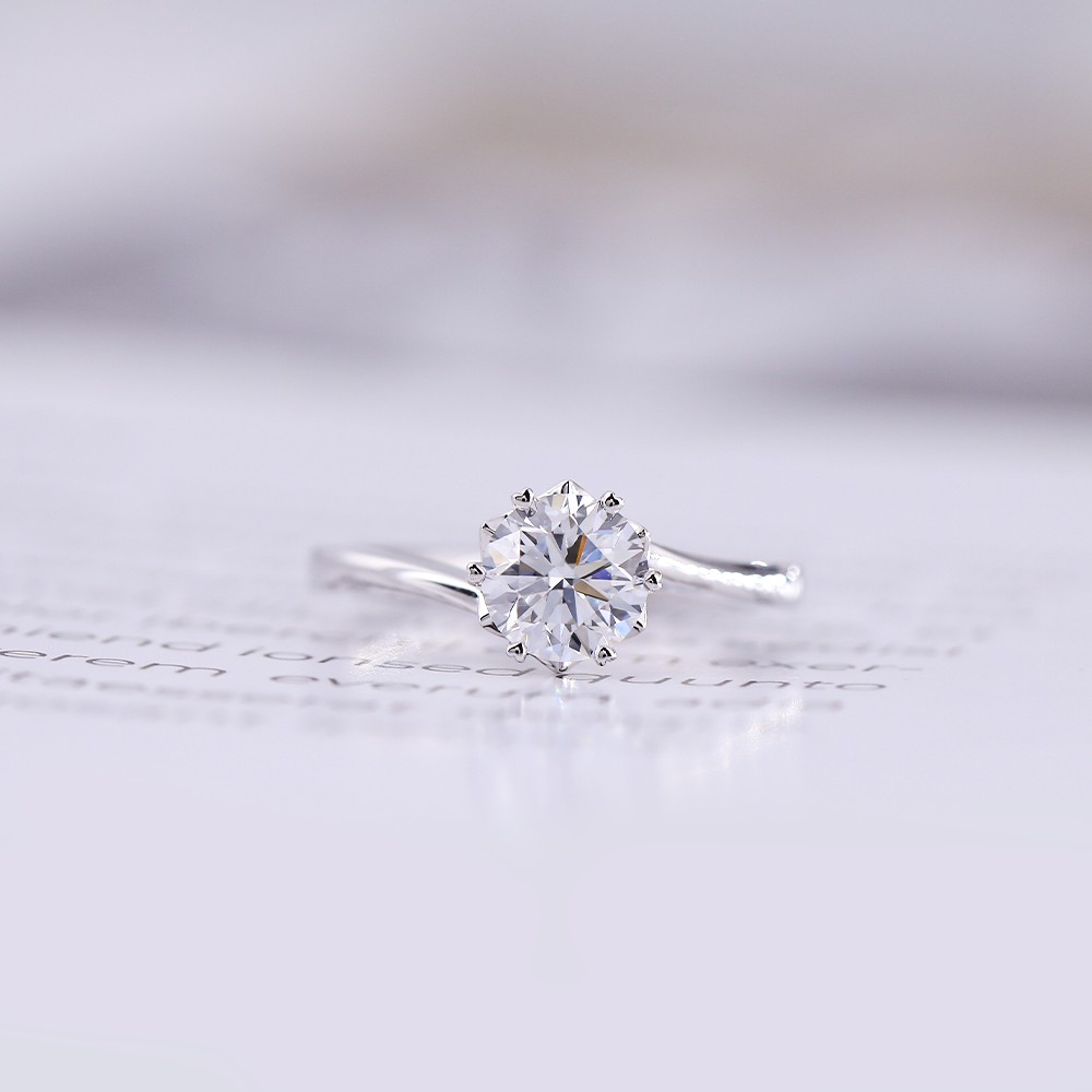 1.0ct redondo diamante torcido brazo seis garra 18K oro anillo de diamante