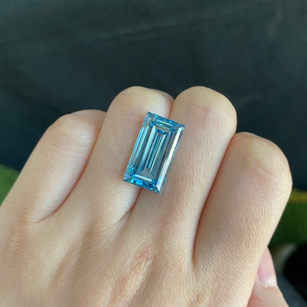 Gran oferta de diamantes cultivados en laboratorio de gran tamaño, color azul elegante, forma baguette.