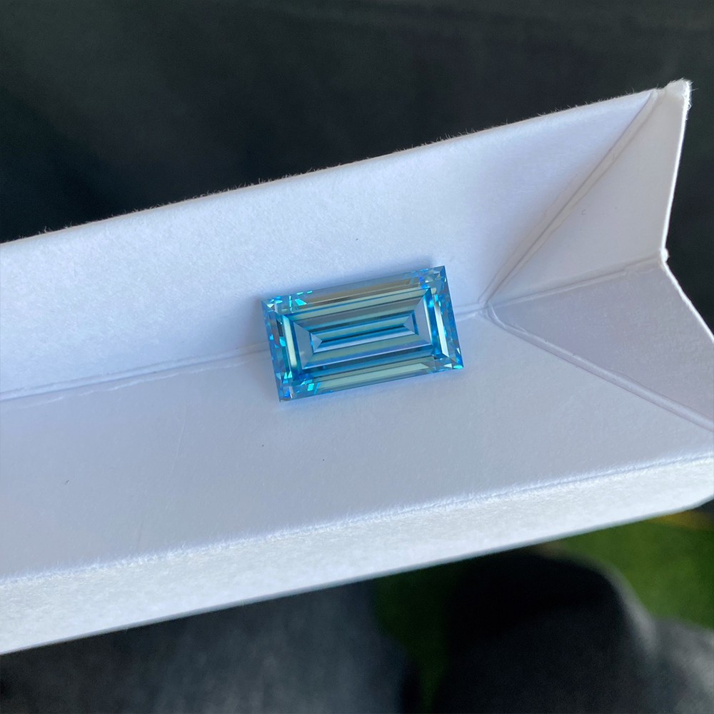 Gran oferta de diamantes cultivados en laboratorio de gran tamaño, color azul elegante, forma baguette.