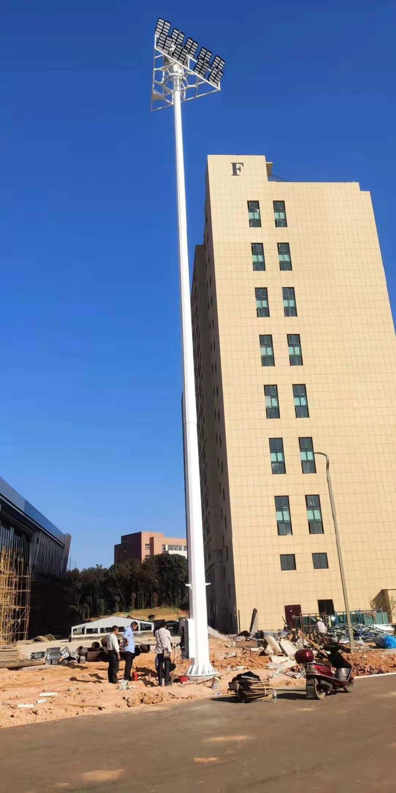 湖南外国语学校高杆灯安装案例