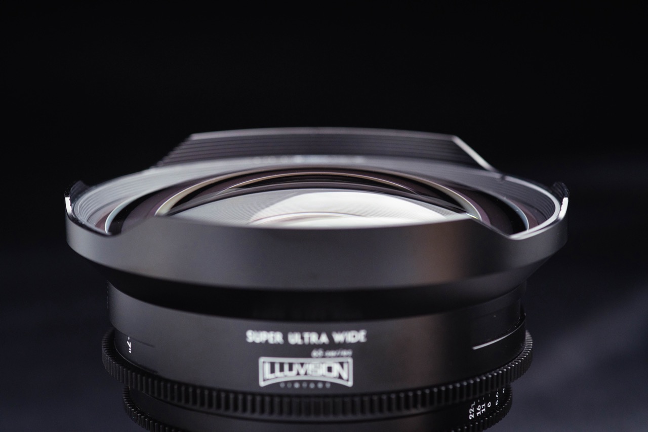 Super ultra wide 65 series