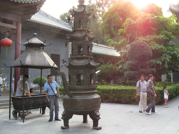 韶关南华寺铸铜宝鼎