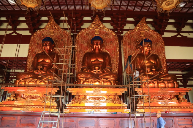 东林寺西方三宝佛
