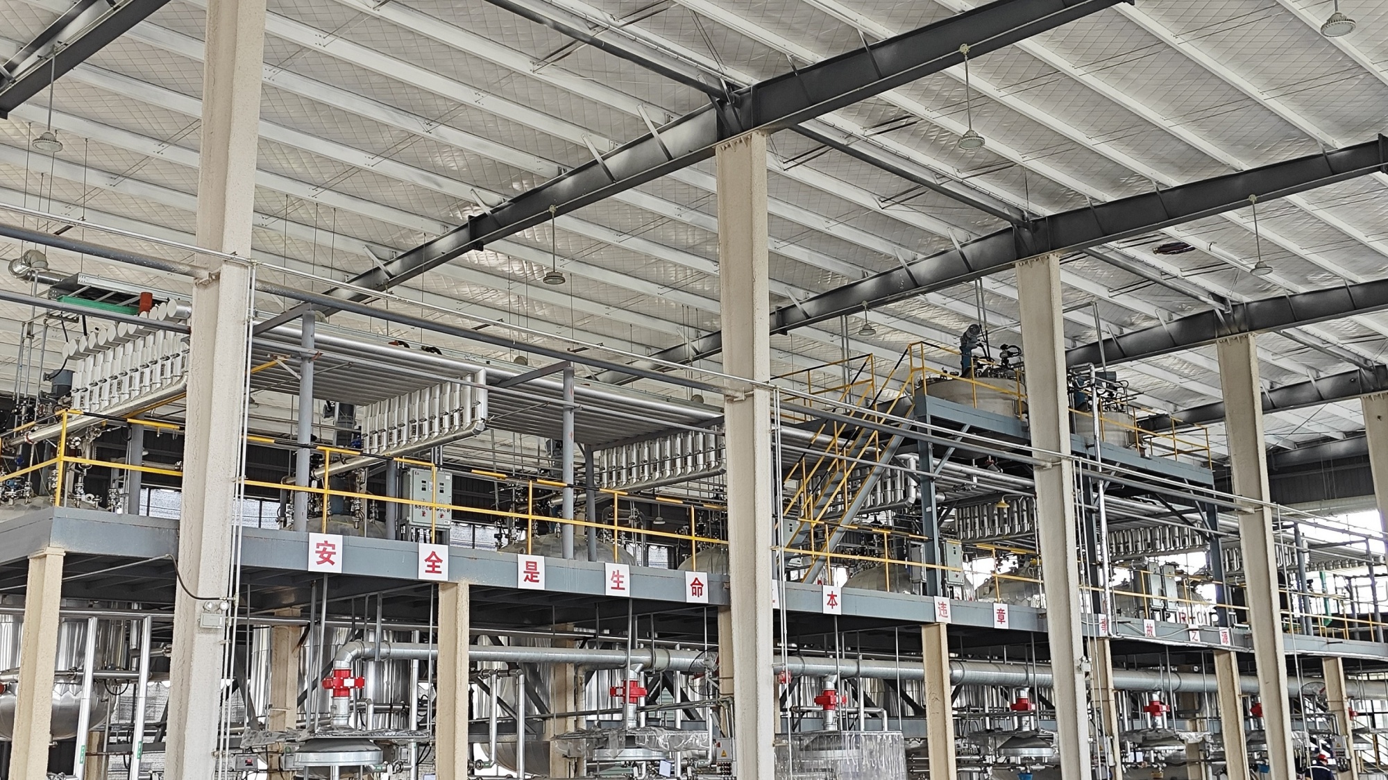 Blending tanks