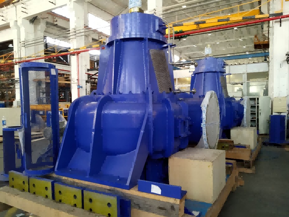 Vertical mixed-flow pump combining centrifugal and axial hydraulics for flood control and drainage