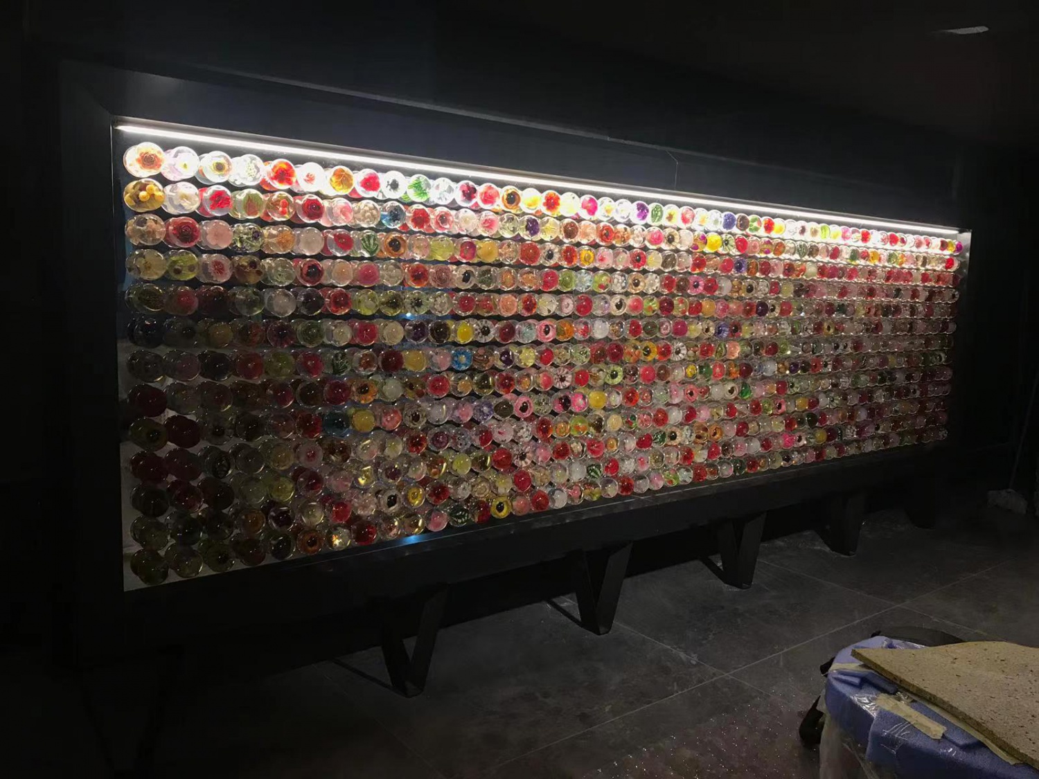 Flower ball wall
