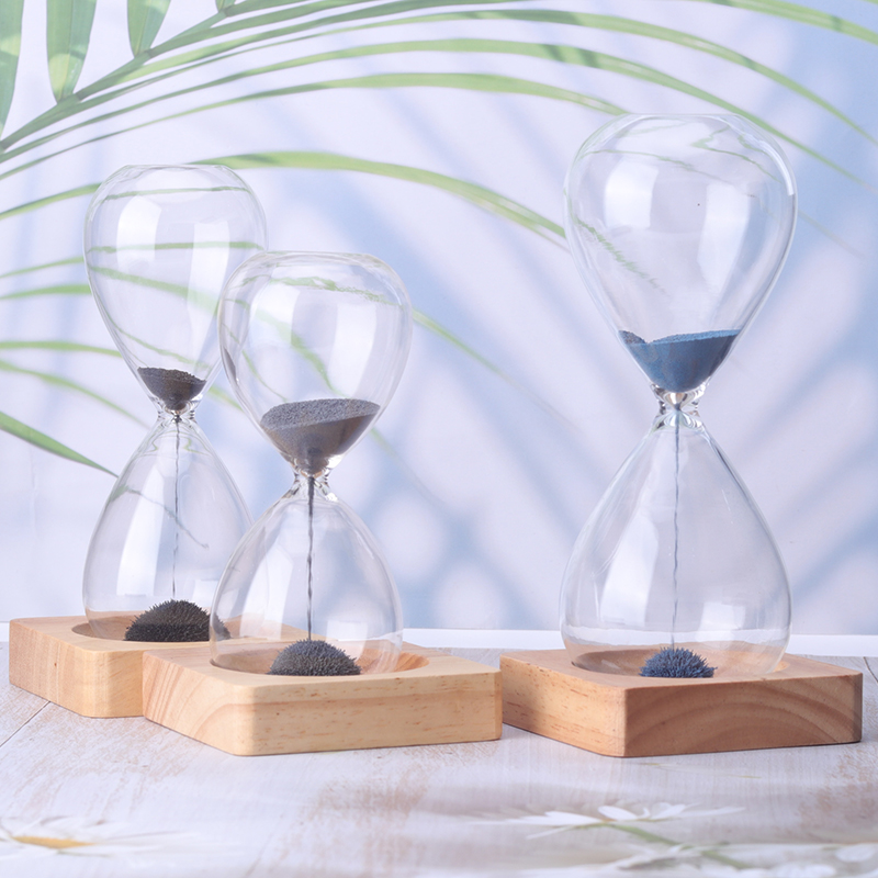 Magnetic hourglass