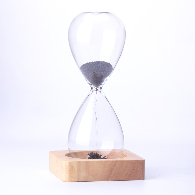 Magnetic hourglass
