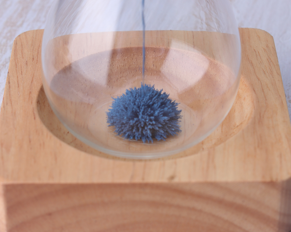 Magnetic hourglass
