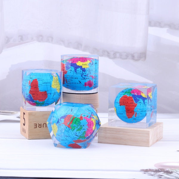 The globe in clear resin