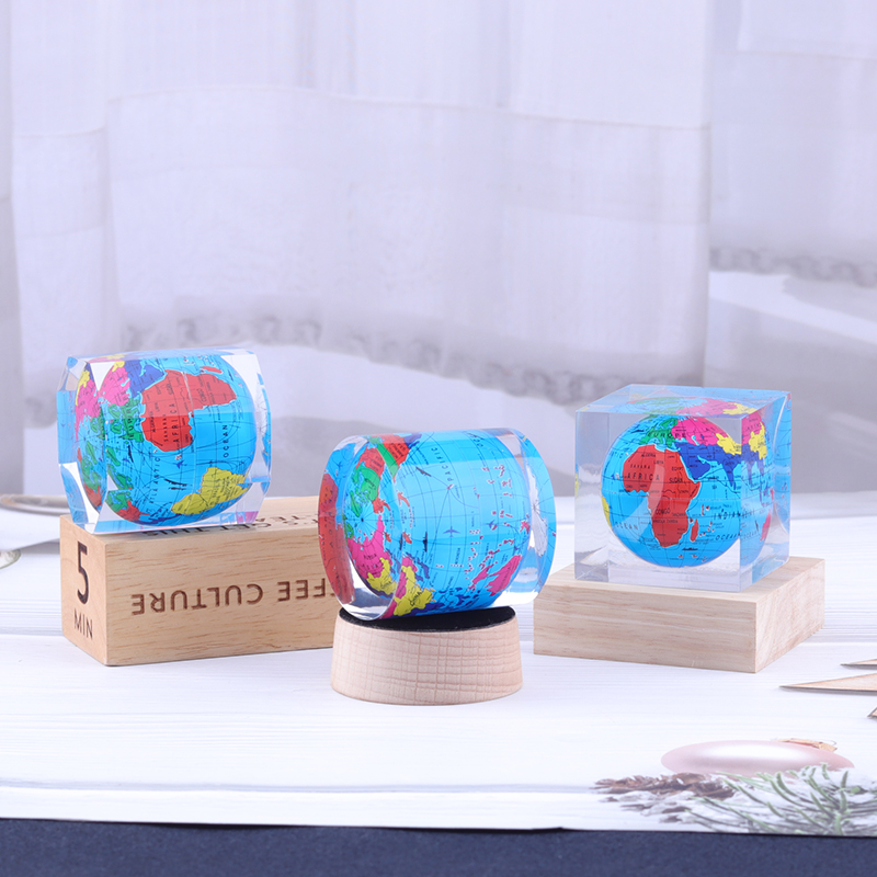 The globe in clear resin