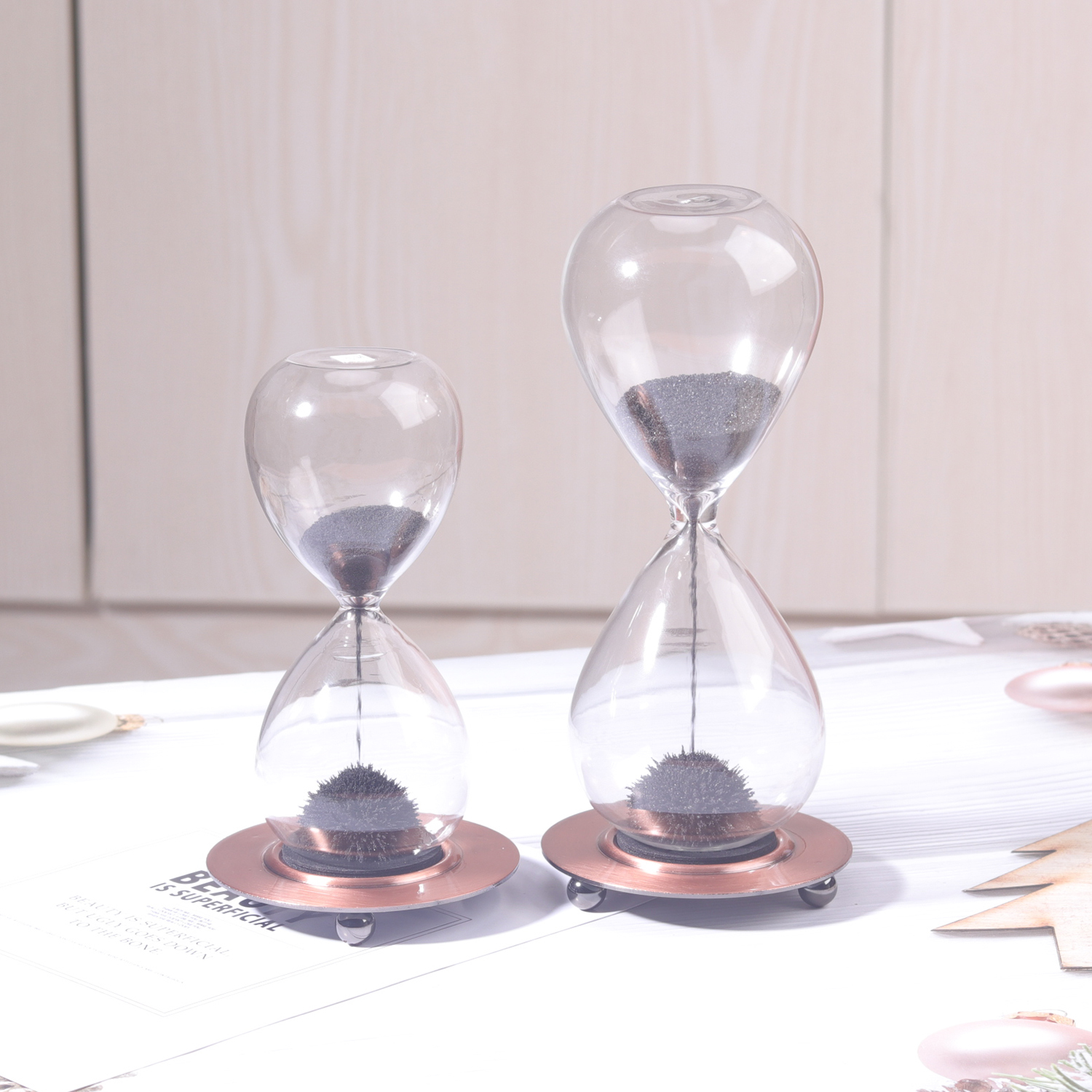 10 minutes Black magnetic hourglass