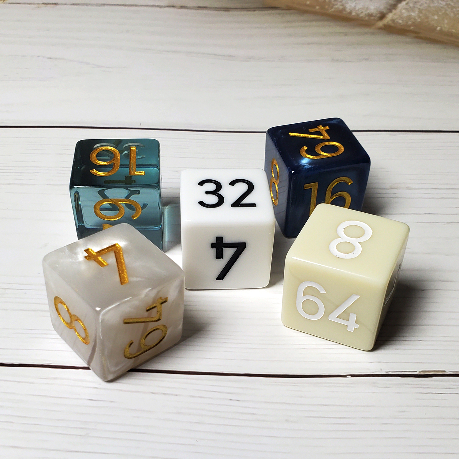 Backgammon doubling cubes 30mm square corner