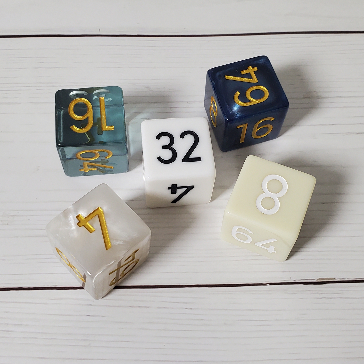 Backgammon doubling cubes 30mm square corner