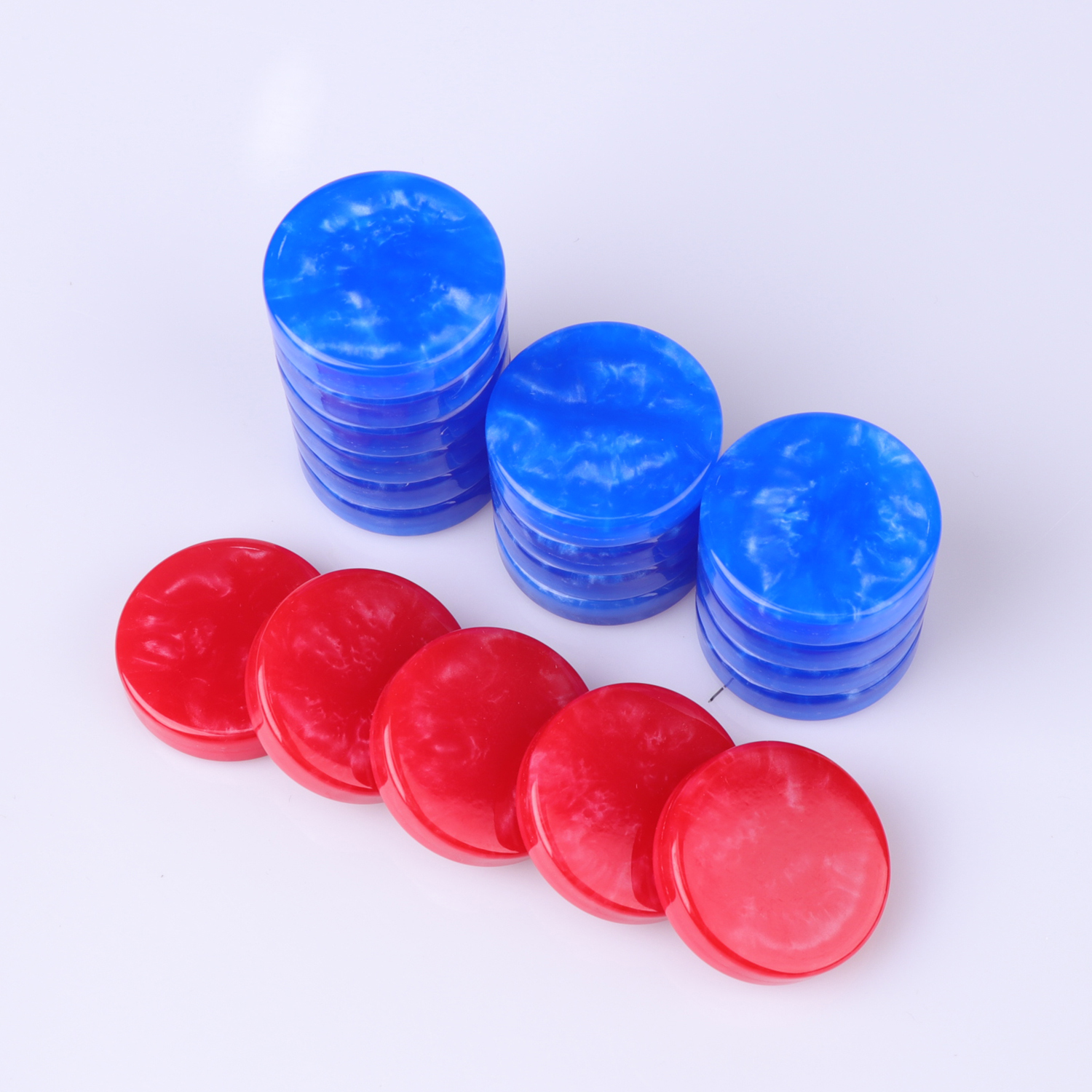 Pearlescent effect backgammon checkers