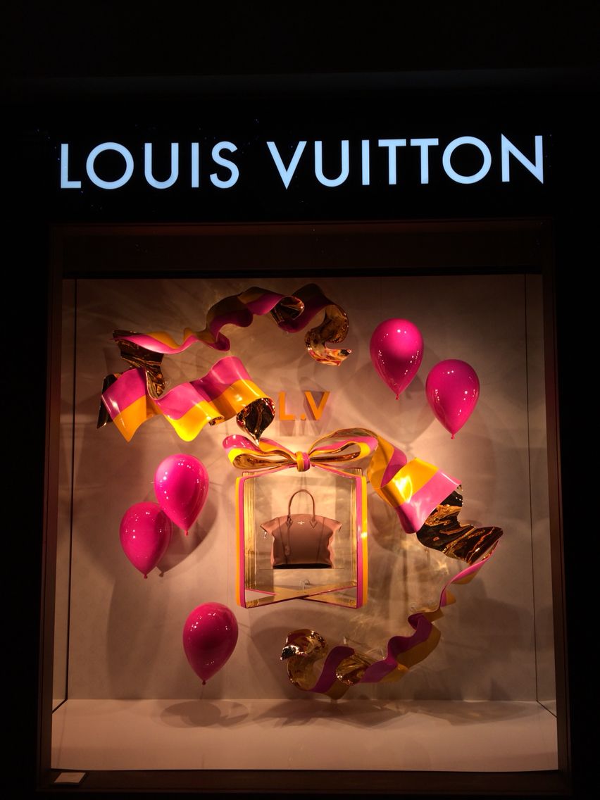 2014 Louis Vuitton (LV) Window Display Design